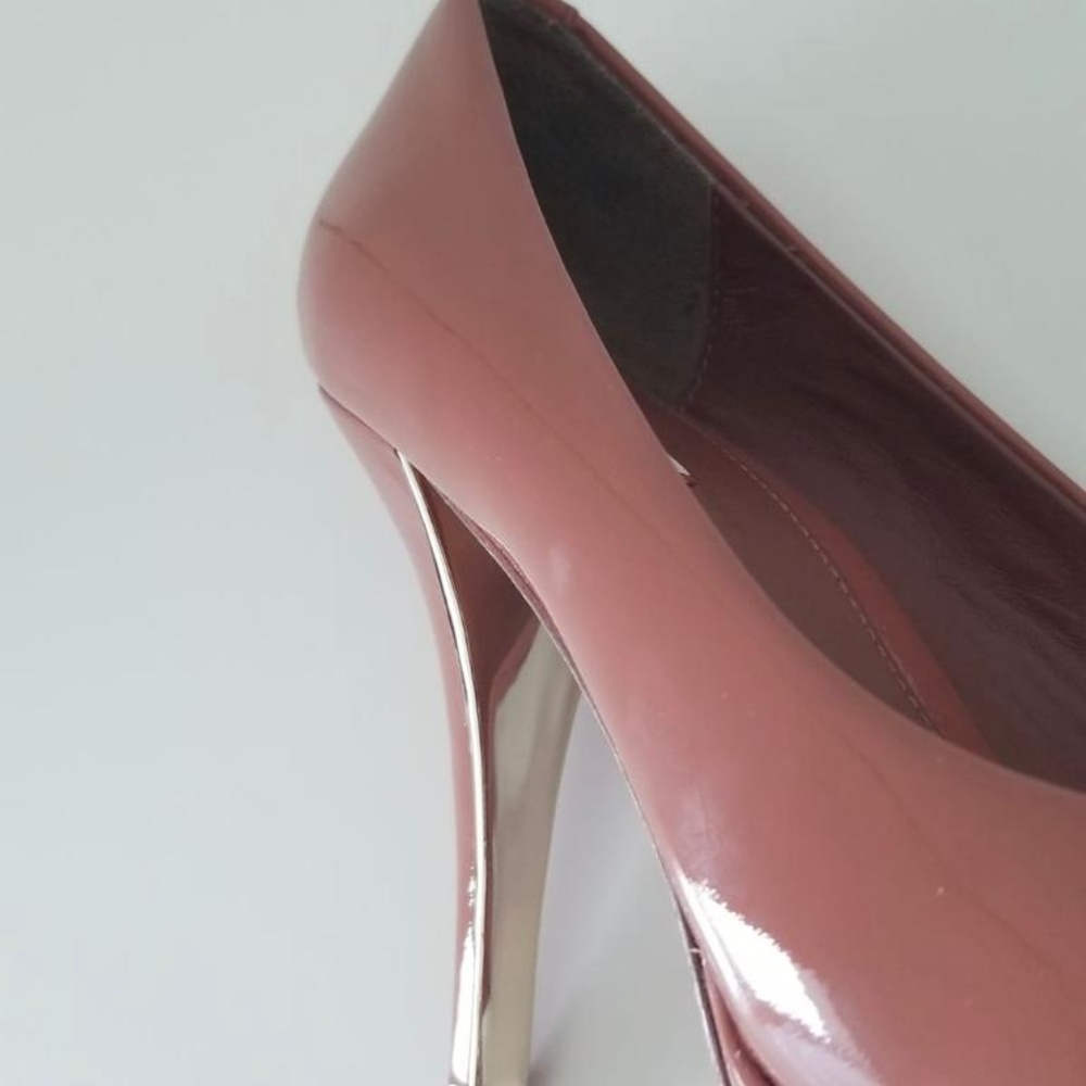 Shoes - Picture 2 of 7